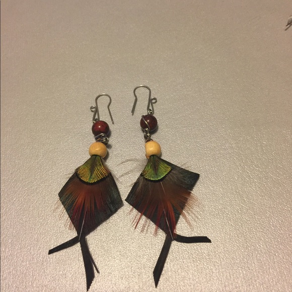 2 pair unique feather earrings purchased in Maine - Picture 2 of 2